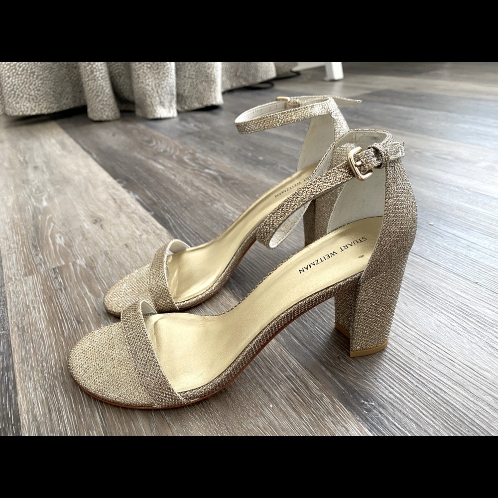 Stuart Weitzman Pump - never worn